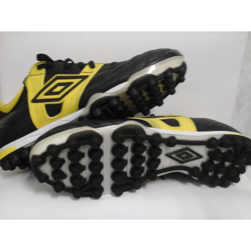 Umbro F7 Venom Pro Football Boots
